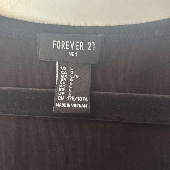 ✨ANY 2 FOR 15 ANY 3 FOR 20✨- Men's Forever 21 Graphic Tank - Picture 2 of 6